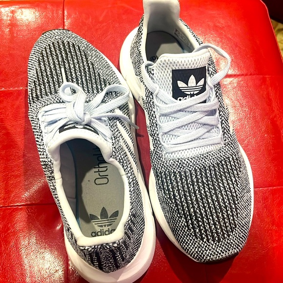 Women’s, Adidas, Swift Run, size 7.  Like Brand New! Worn once! - Picture 1 of 3